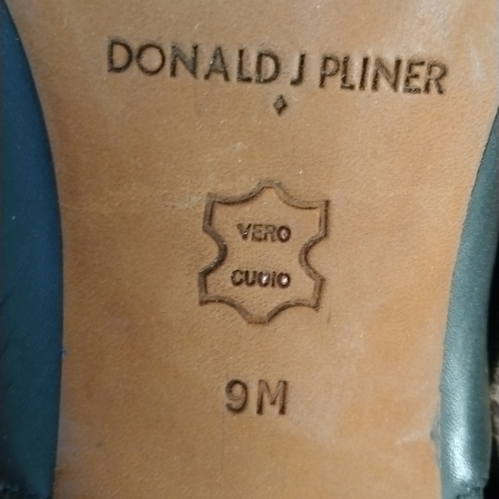 Donald J Pliner black ankle boot size 9 thin heel - Picture 7 of 9
